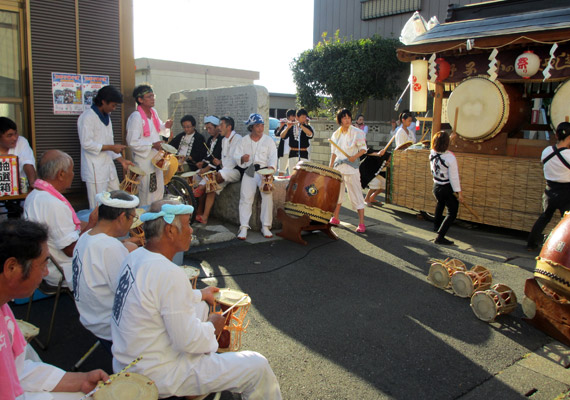 町内の皆さんの、お囃子合同演奏