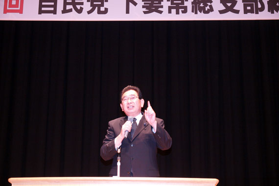 井出義弘氏