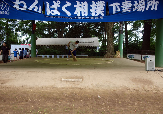 立派な土俵が整備されています。