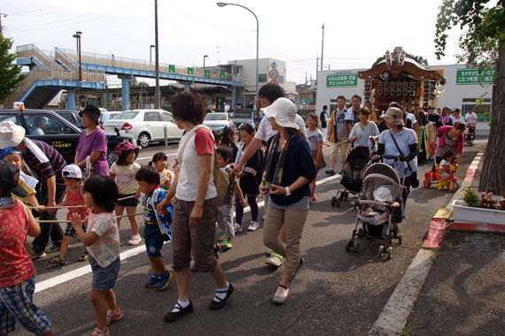 下妻駅前