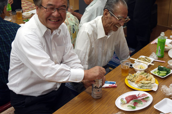 手づくり料理で懇親会