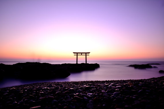 大洗海岸の初日の出。いままさに、水平線からあらわれる初日の出。