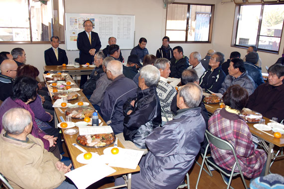 県政説明と下妻地区の状況を、現状と将来についてお話しました。