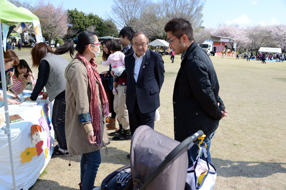 あちらこちらで支持者の方々とお会いできました