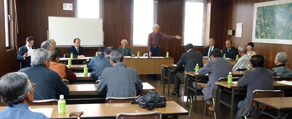 飯田会長ご挨拶：市内発展の一助にしたい。