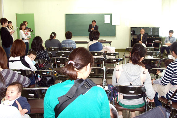 下妻市公民館の学習室での総会