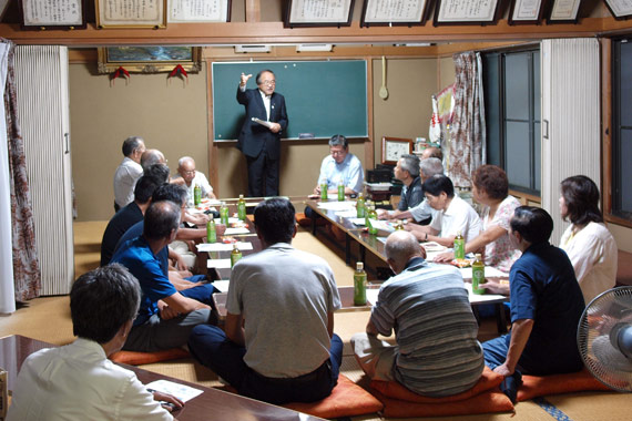 調査特別委員会を二つ、作ります。