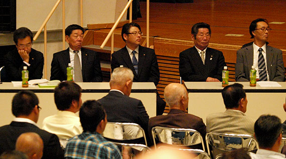 千代川地区選出の下妻市議会議員も市政報告のために出席。それぞれにご報告をしていただきました。